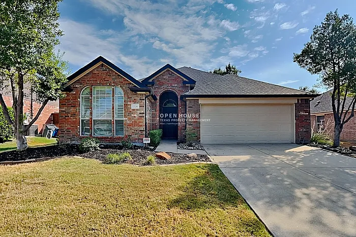 1036 Wagon Trail Dr