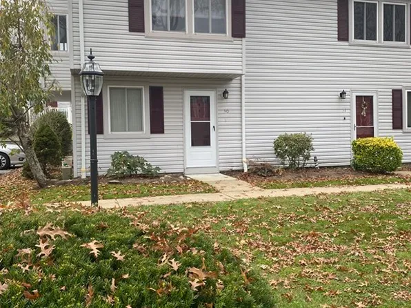 168 Hart St APT 30, Taunton, MA 02780