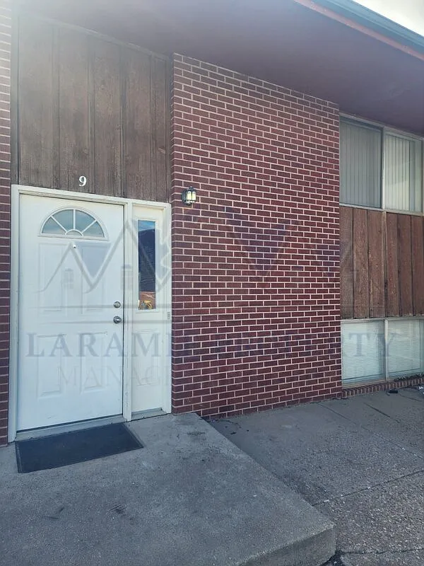2 bed, 1.5 bath, $1,149 — Photo 2