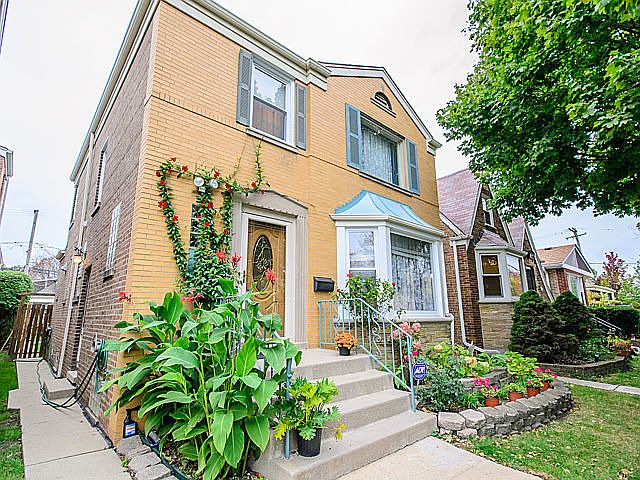 1st image of 5954 N Richmond St