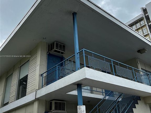 5th image of 1685 Jefferson Ave #7