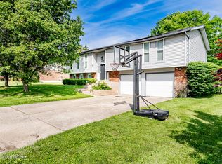 8309 Rosebowl Ct, Louisville, KY 40291
