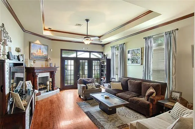 349 Helios Ave — Photo 2
