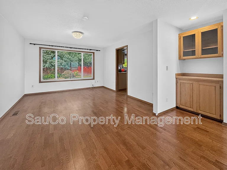 1587 NE 57th Ave — Photo 10
