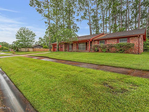 3rd image of 8996 Mornington Dr