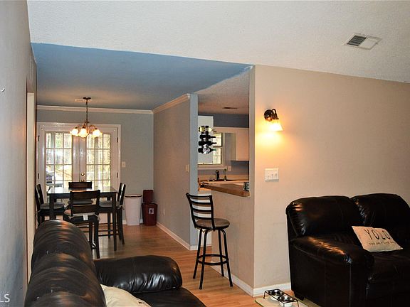4th image of 40 Beaver Creek Ln