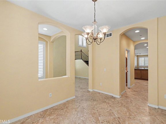 5th image of 923 Denise Ave
