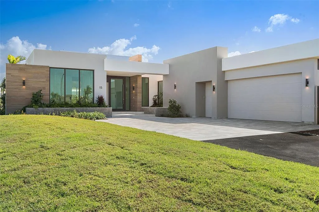 4 bed, 4.5 bath, 4367 sqft, $39,995 — Photo 2