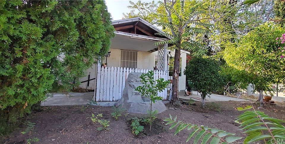 1st image of 10861 Scoville Ave