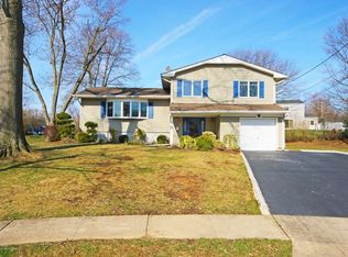 10 Ivy Ct, Matawan, NJ 07747