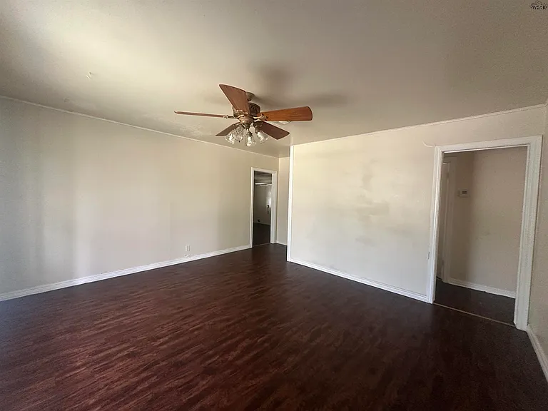 4355 Boren Ave — Photo 2