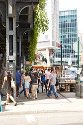 Rented by R New York