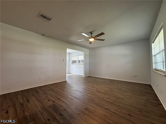 2nd image of 724 Orchard Park Dr
