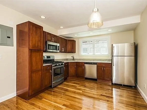 18 Cottage Park Ave #1A, Cambridge, MA 02140