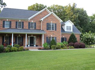 7108 Pleasant Oaks Rd, Greensboro, NC 27409