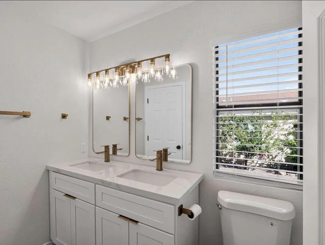 2 bed, 959 sqft, $2,100 — Photo 2