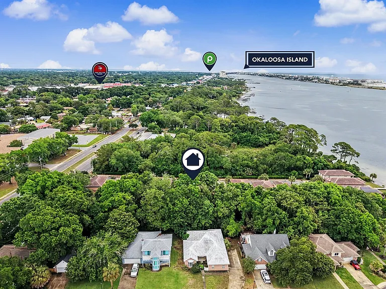 490 Soundview Ct — Photo 52