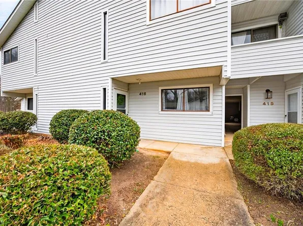 416 Century Ct, Kernersville, NC 27284