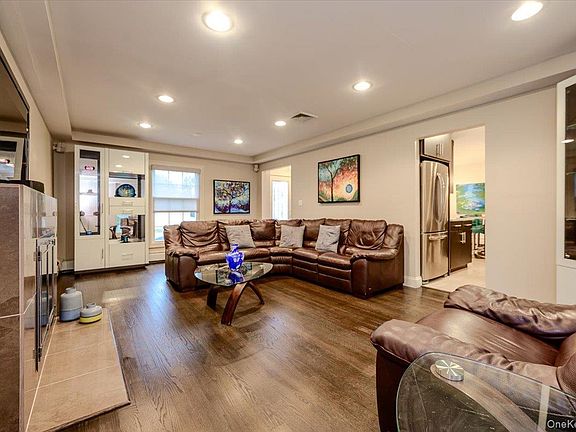 4th image of 8 Curlew Place