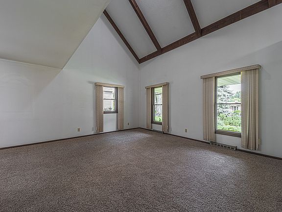 5th image of 3328 Montlake Dr