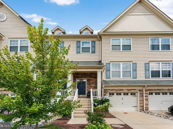 10 Tavern Ln, Sicklerville, NJ 08081