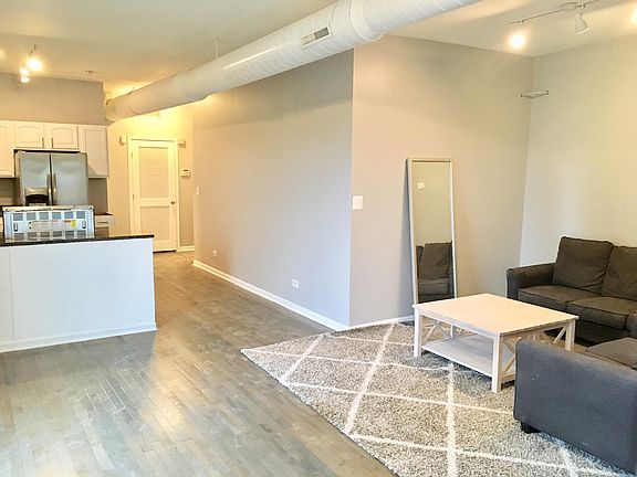 5th image of 1435 N Milwaukee Ave #404