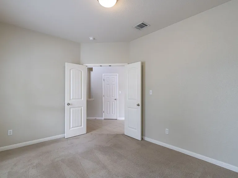 18601 Derby Hill Ln — Photo 14