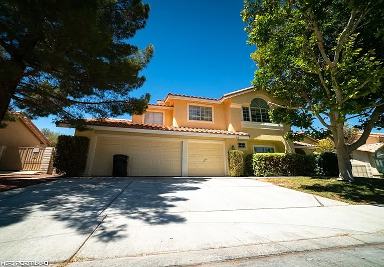 910 Hollowbluff Ave — Photo 2