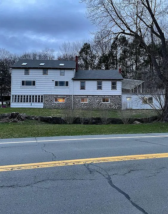 576 Greenville Tpke