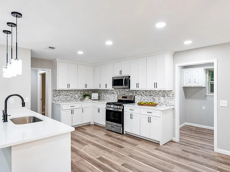 2416 Kimberly Ln — Photo 11