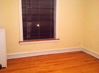 1035 Pleasant St APT 1A, Oak Park, IL 60302