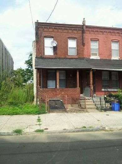 2nd image of 4861 Merion Ave