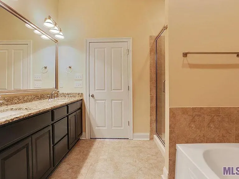 18145 River Birch Dr — Photo 8
