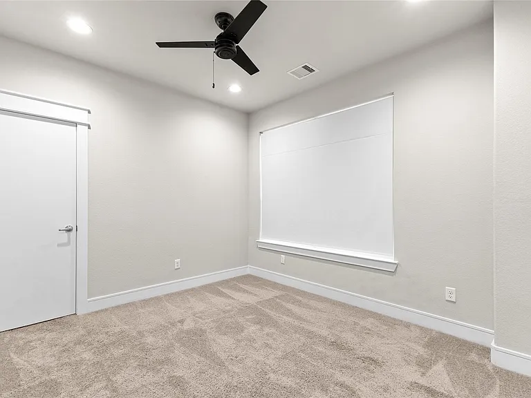 2511 Des Chaumes St — Photo 11