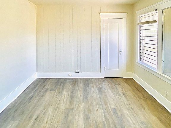 4th image of 122 Gaviota Ave #122