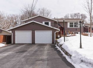 509 Castle Rd, McHenry, IL 60050