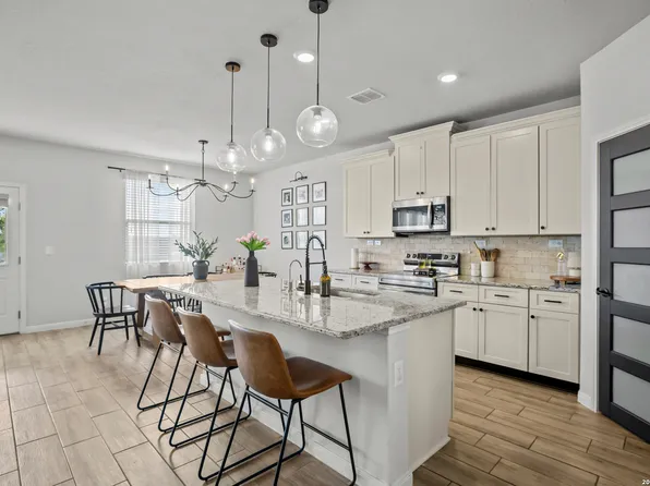 197 Hunters, San Antonio, TX 78253