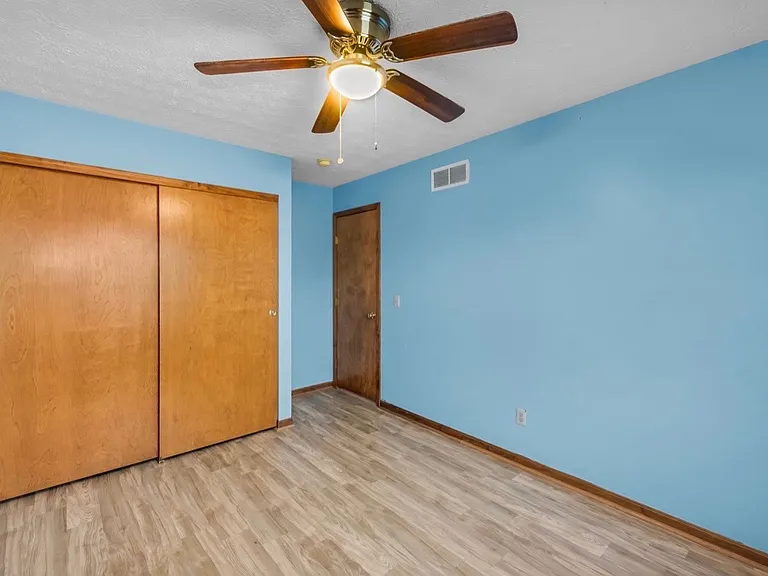 4335 Shandon Dr — Photo 23