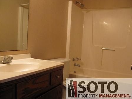 4th image of 2834 Whitener St APT 1