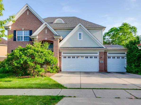 332 Colonial Dr, Vernon Hills, IL 60061
