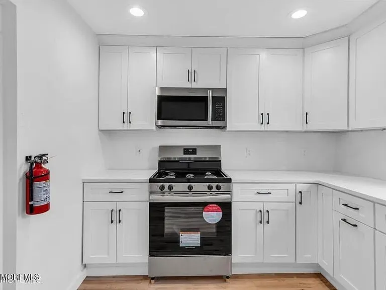 515 Arnold Ave #1 — Photo 2