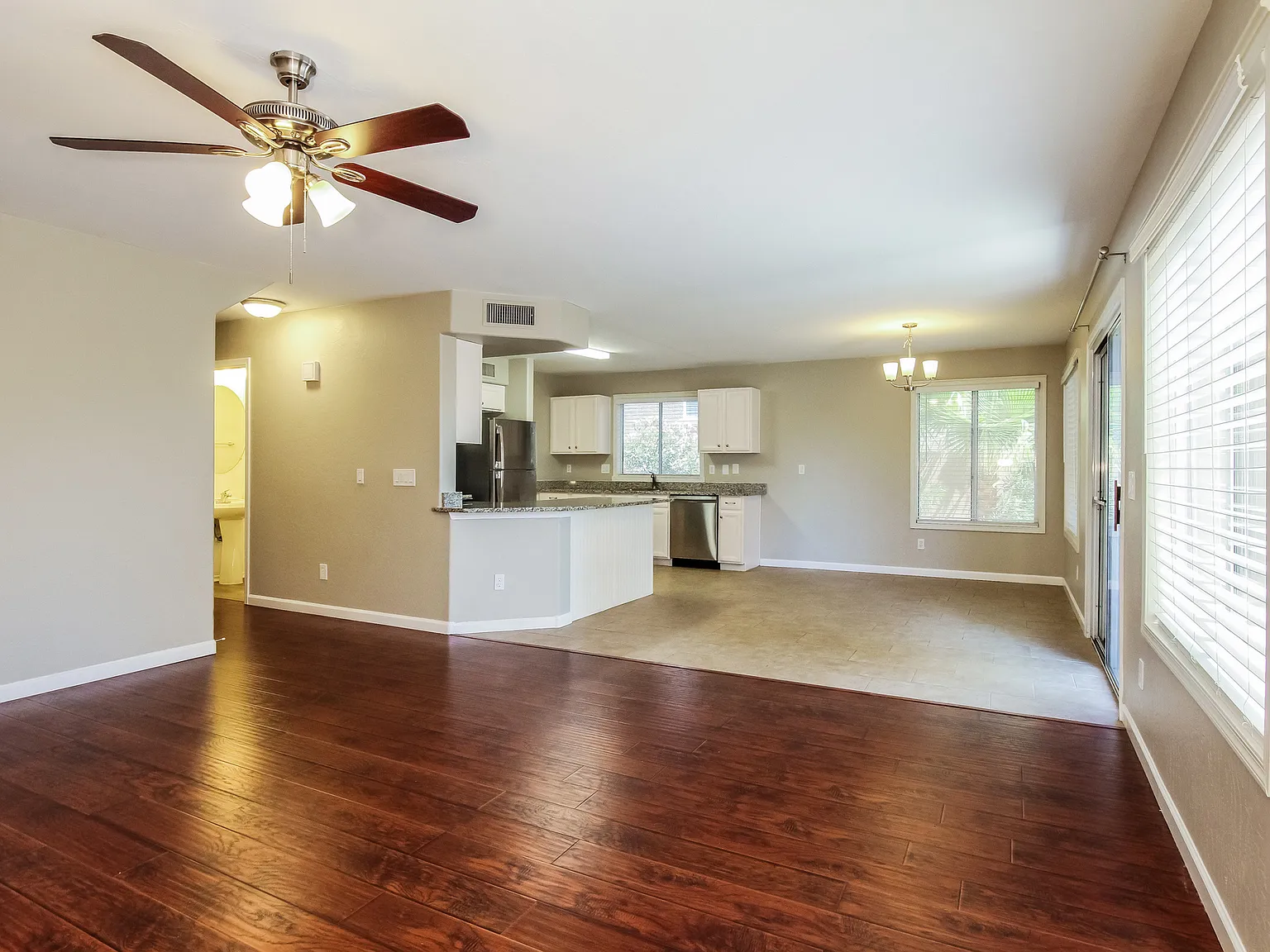 4 bed, 2.5 bath, 2285 sqft, $2,265 — Photo 3