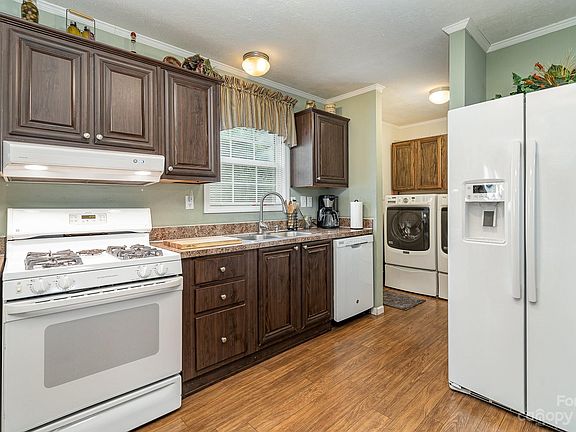 4th image of 139 Red Walnut Dr