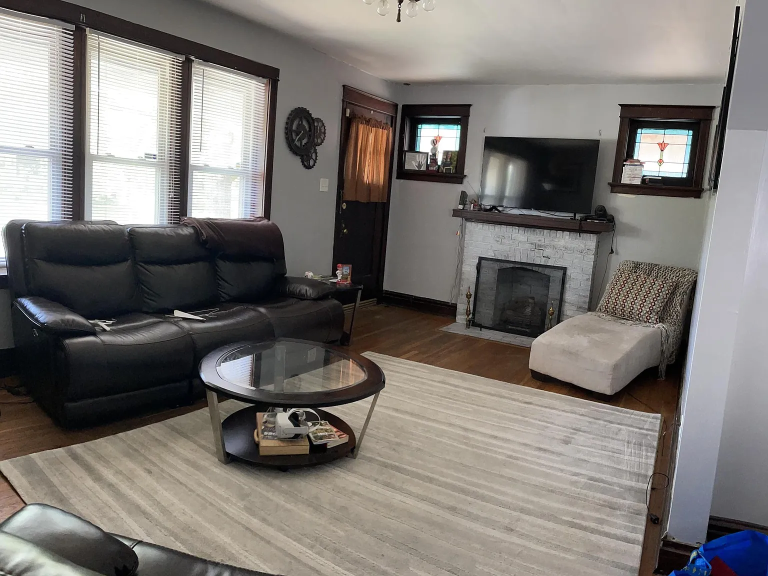5067 Winona Ave — Photo 4