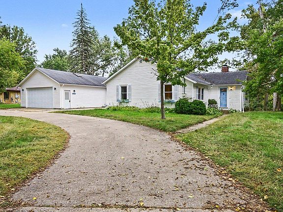 2nd image of 2805 Chippewa Ln