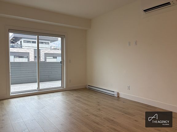 5th image of 1036 Coronation Ave #104