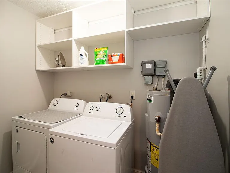 1635 Gladys St #2 — Photo 30