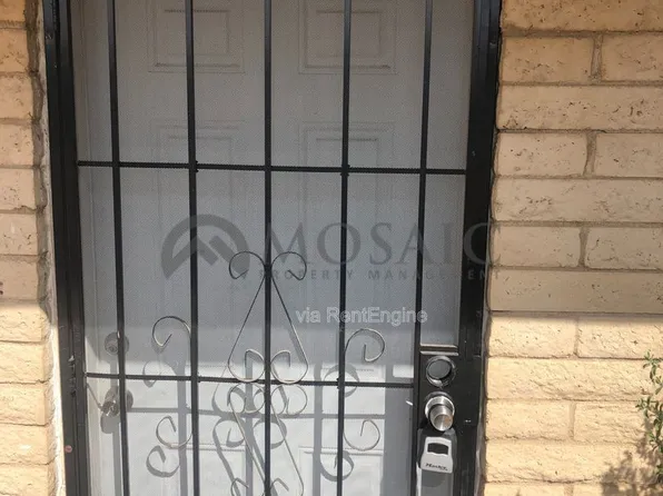 1204 S McClintock Dr, Tempe, AZ