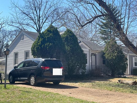 3rd image of 1029 Sanders Dr
