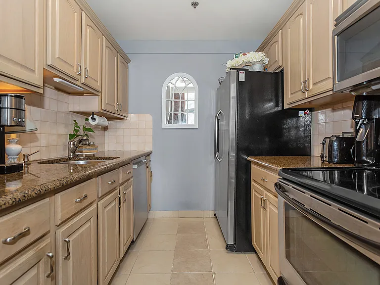 262 Main St #203 — Photo 7